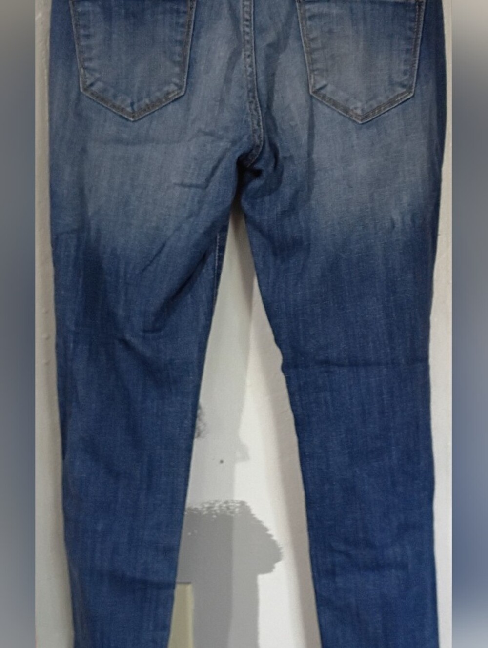 Size 1 Denim Blvd Distressed Skinny Jeans - Picture 2 of 4